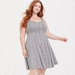 Torrid Houndstooth Plaid Sleeveless Skater Dress with Pockets - Size 1